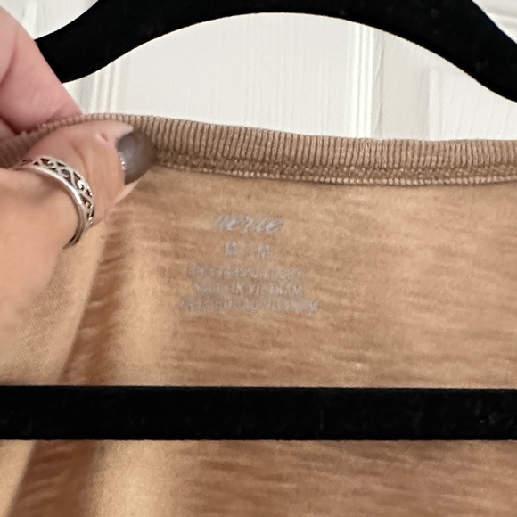 Aerie Tan V-Neck Short Sleeve Tee - Picture 2 of 3
